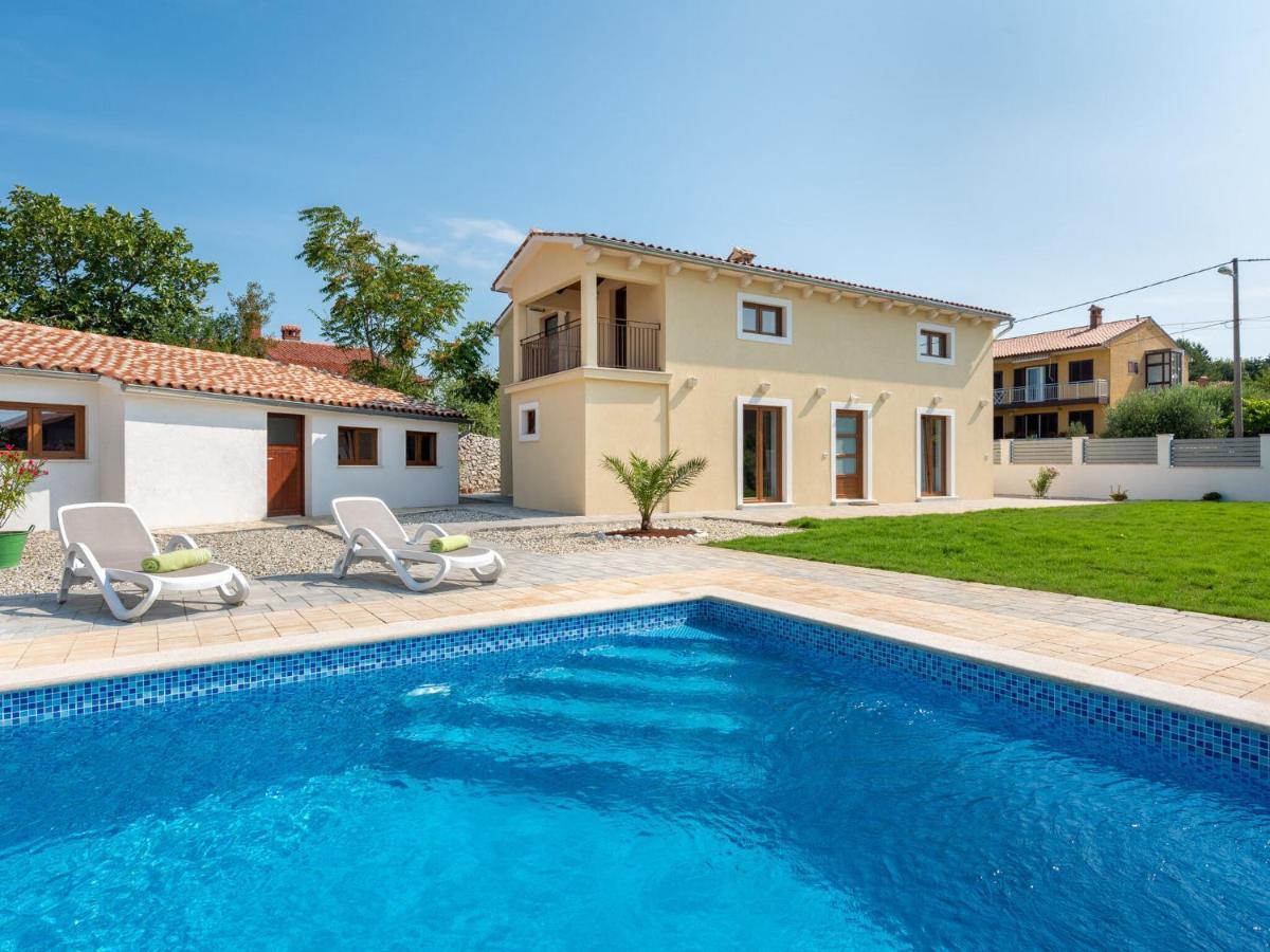 Tranquil Holiday Home In Labin With Private Swimming Pool エクステリア 写真