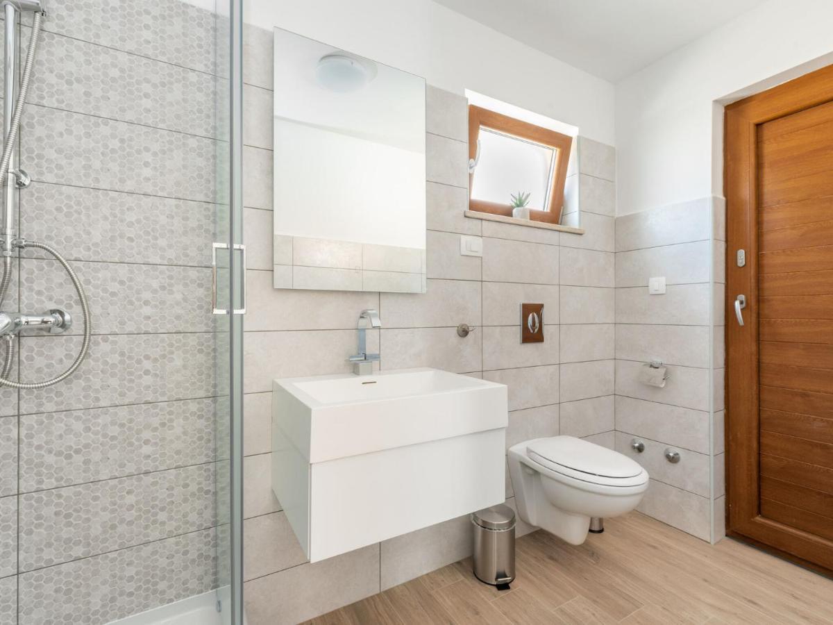 Tranquil Holiday Home In Labin With Private Swimming Pool エクステリア 写真